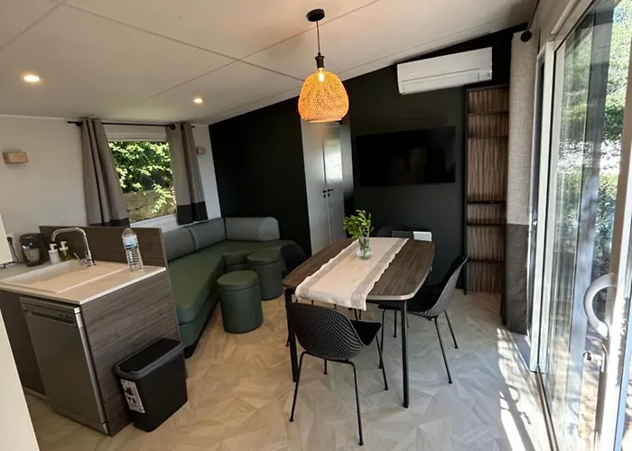 مكان تخييم Vue Mer, Jacuzzi, Terrase, Jardin Saint-Raphaël